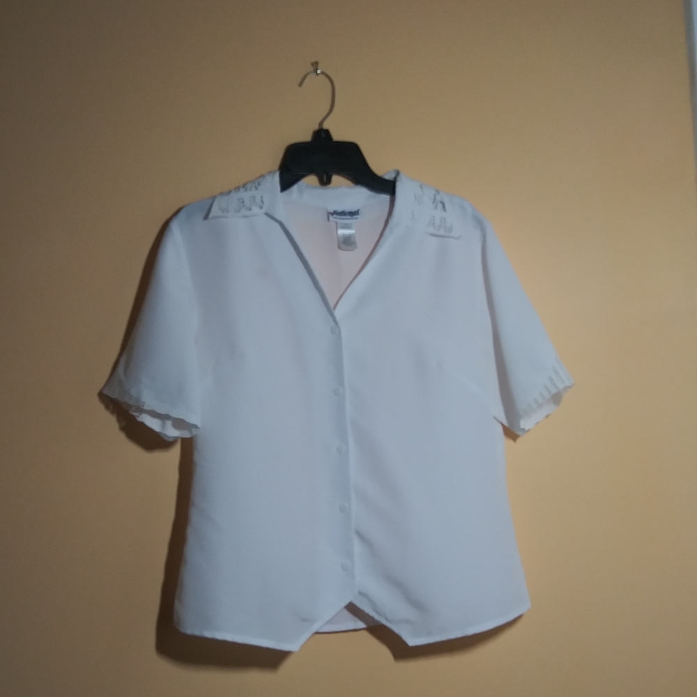 National White Shirt Sleeve Shirt